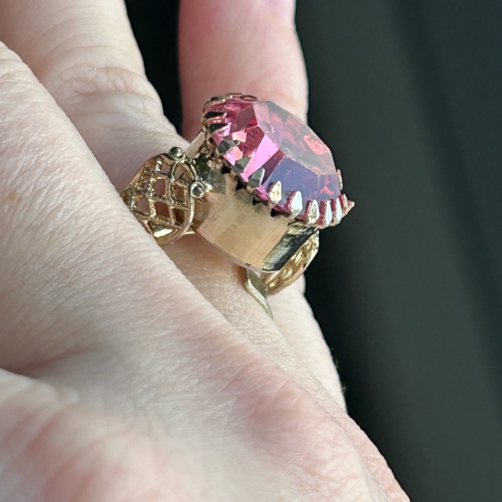 Vintage 1970 Elegant Pink Gemstone Ring size 7 - Picture 4 of 7